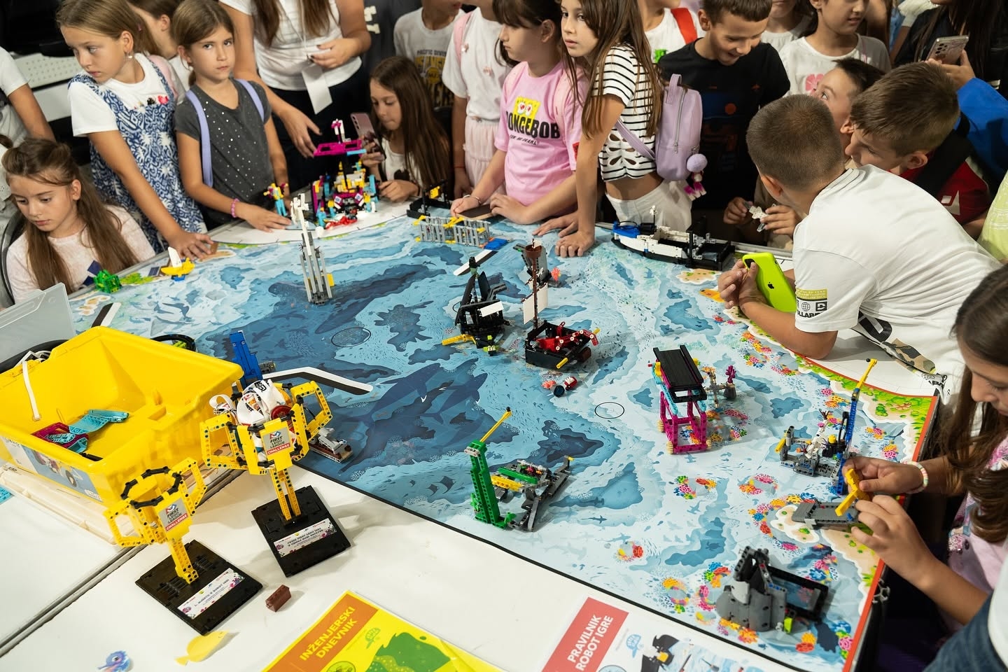 Naslovna fotografija: FIRST LEGO League na Evropskoj noći istraživača 2025